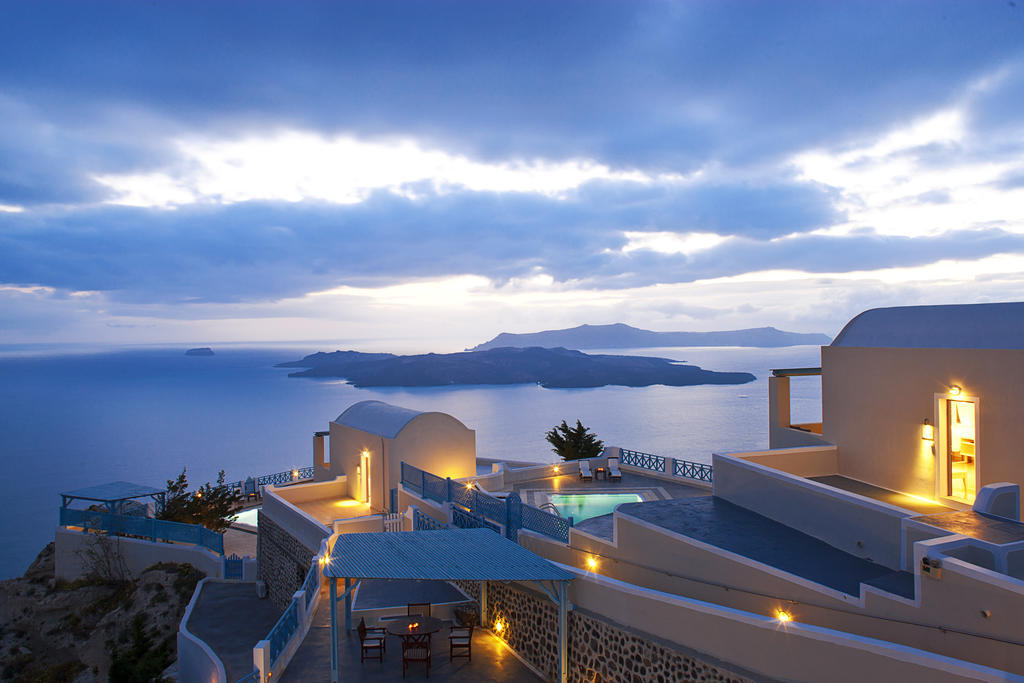 Villa Sapphire with Private Pool and Hot Tub - Caldera View